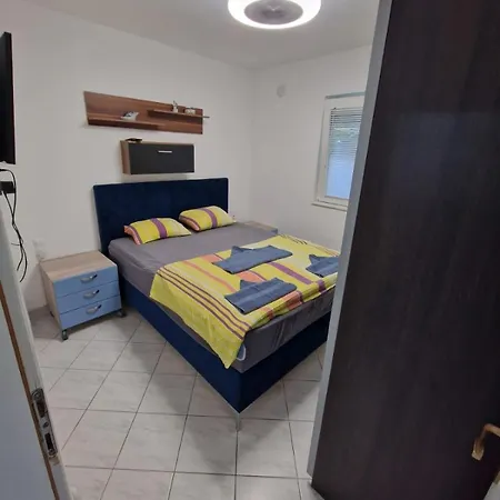 Appartement By The Sea - 25042 Vir